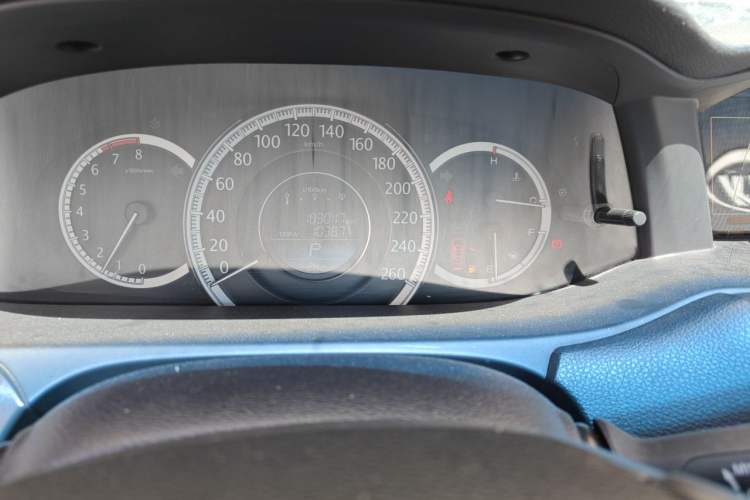 Used Honda Accord 2015 2.0L LXS Elite Edition Odometer Close Up