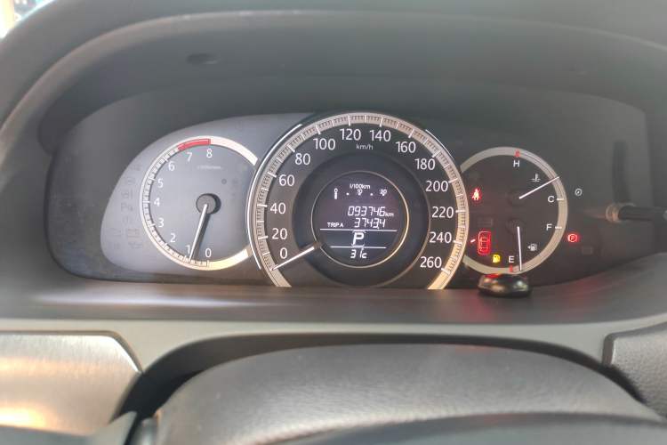 Used Honda Accord 2015 2.0L LX Comfort Edition Odometer Close Up