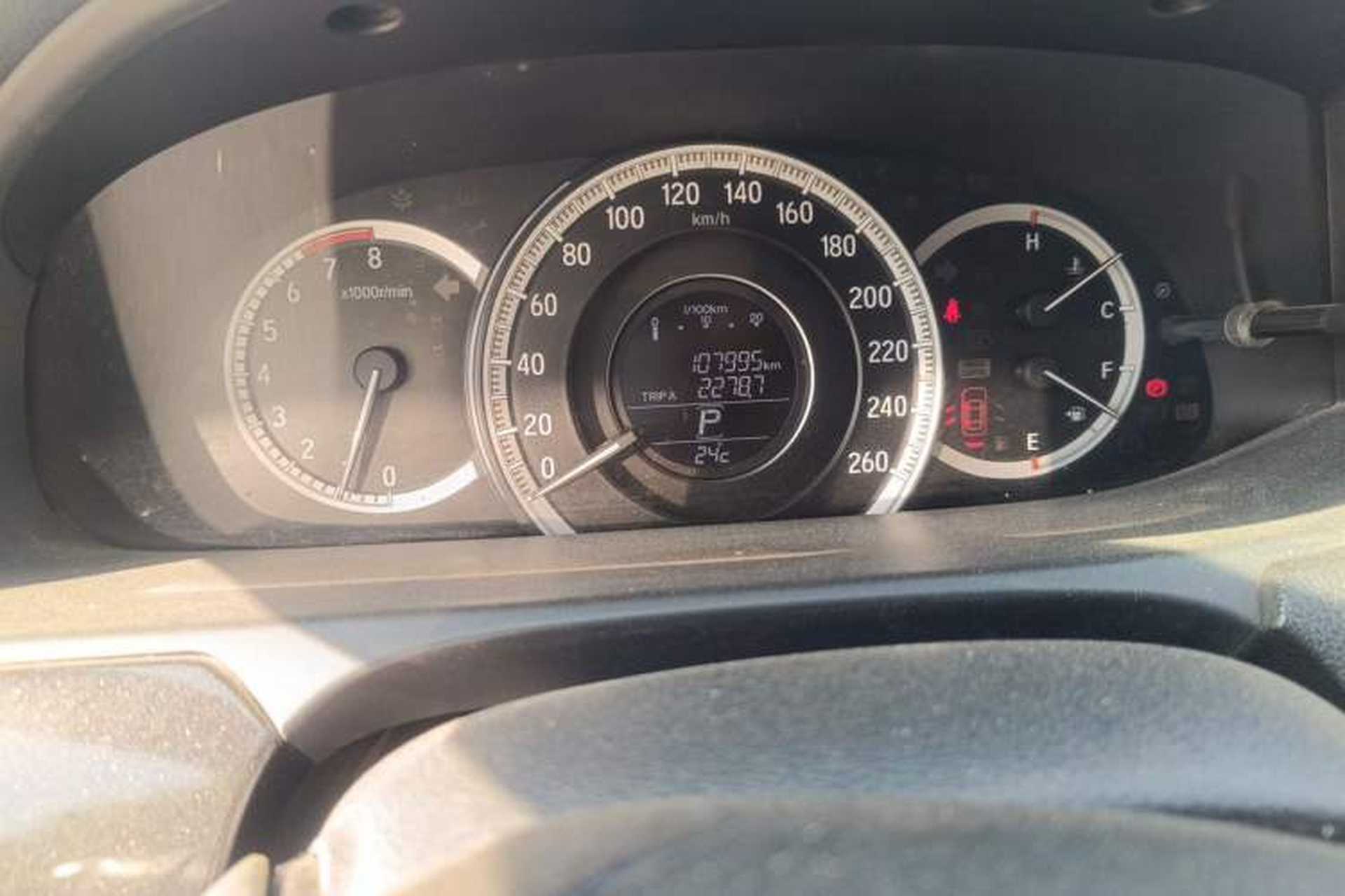 Used Honda Accord 2015 2.0L LX Comfort Edition Odometer Close Up
