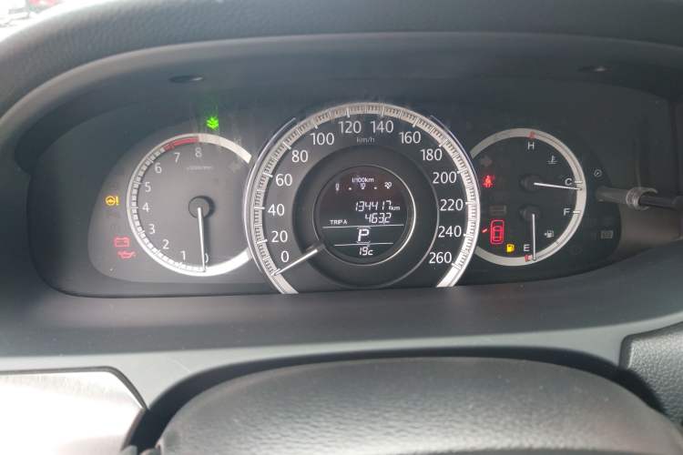 Used Honda Accord 2015 2.0L LXS Elite Edition Odometer Close Up