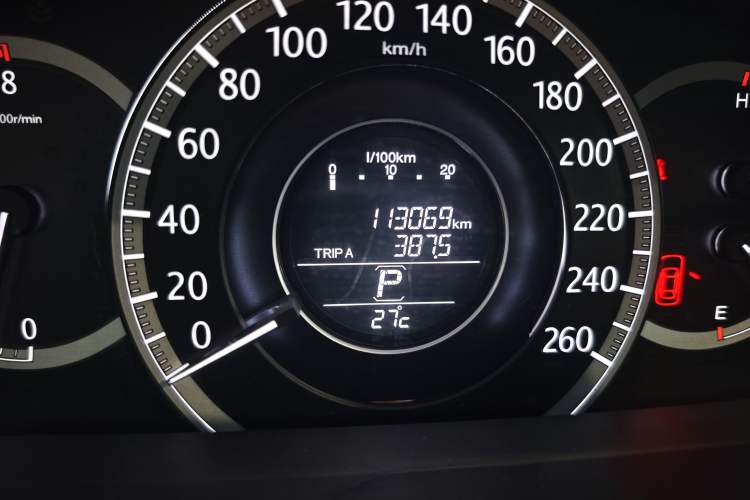Used Honda Accord 2015 2.0L LXS Elite Edition Odometer Close Up