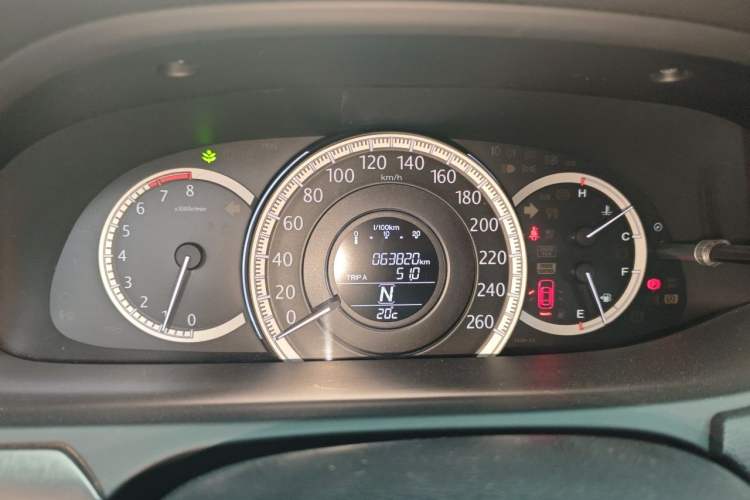 Used Honda Accord 2015 2.0L LX Comfort Edition Odometer Close Up