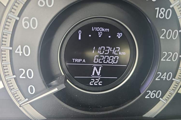 Used Honda Accord 2015 2.0L LXS Elite Edition Odometer Close Up