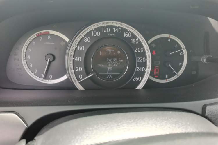 Used Honda Accord 2015 2.0L LX Comfort Edition Odometer Close Up