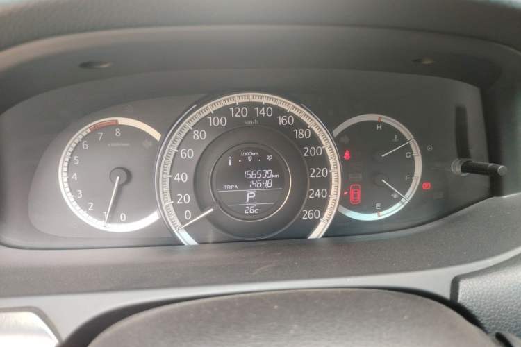 Used Honda Accord 2015 2.0L LX Comfort Edition Odometer Close Up