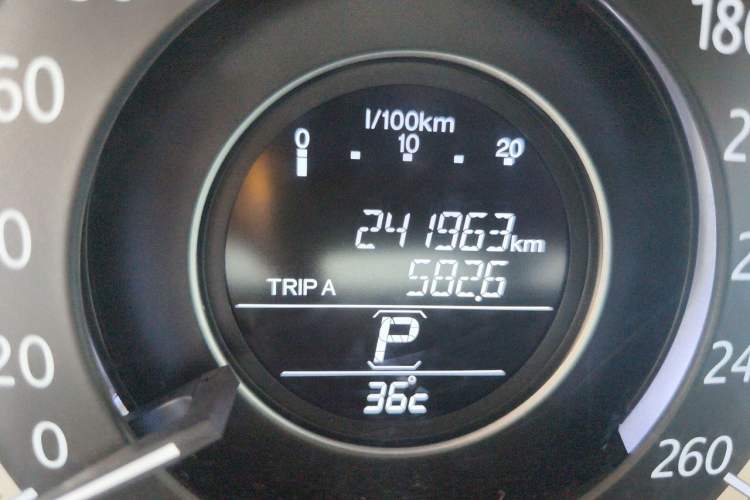 Used Honda Accord 2015 2.0L LX Comfort Edition Odometer Close Up