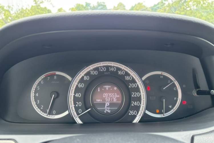 Used Honda Accord 2015 2.0L LXS Elite Edition Odometer Close Up