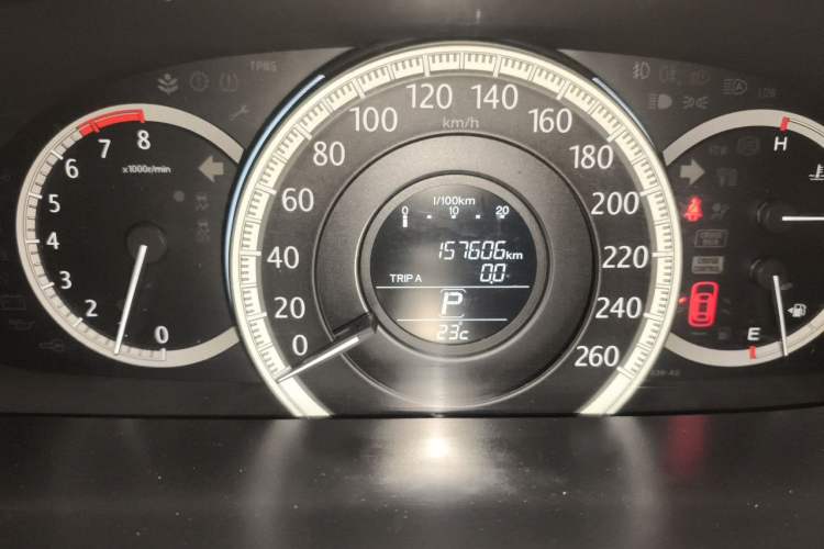 Used Honda Accord 2015 2.0L LX Comfort Edition Odometer Close Up