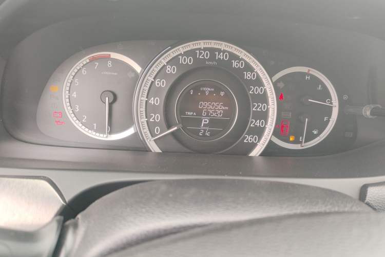 Used Honda Accord 2015 2.0L LX Comfort Edition Odometer Close Up