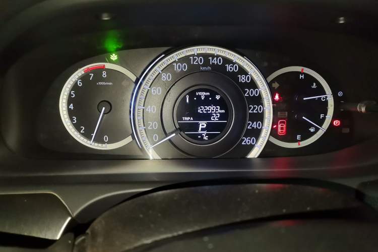 Used Honda Accord 2015 2.0L LXS Elite Edition Odometer Close Up