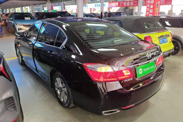 Used Honda Accord 2015 2.0L LX Comfort Edition Rear Left 45 Deg