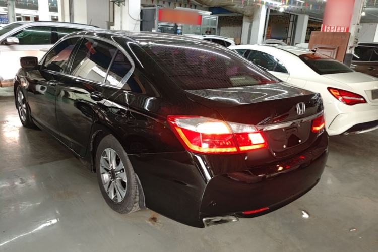 Used Honda Accord 2015 2.0L LX Comfort Edition Rear Left 45 Deg