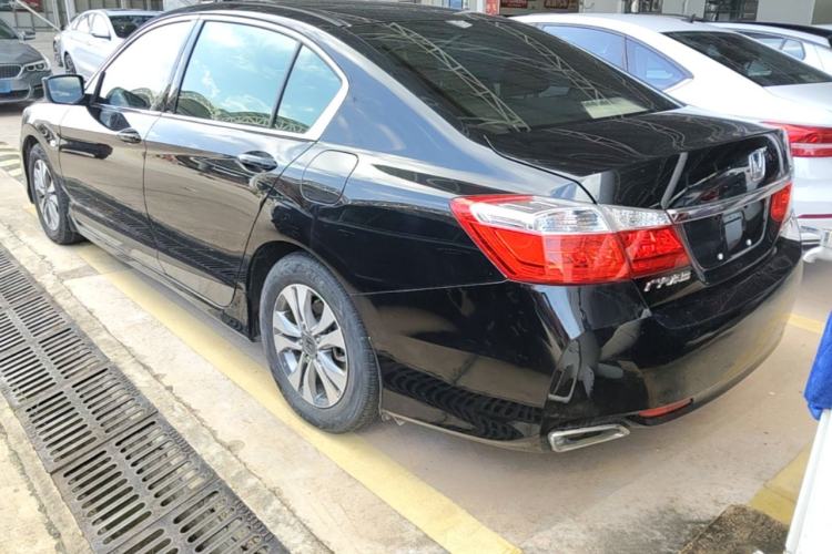 Used Honda Accord 2015 2.0L LX Comfort Edition Rear Left 45 Deg