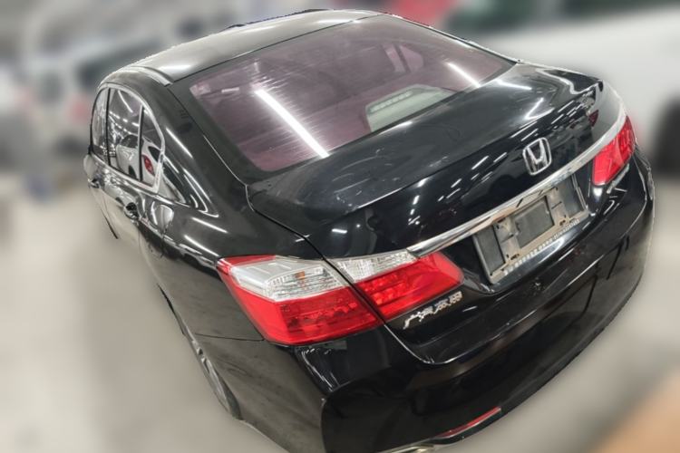 Used Honda Accord 2015 2.0L LX Comfort Edition Rear Left 45 Deg