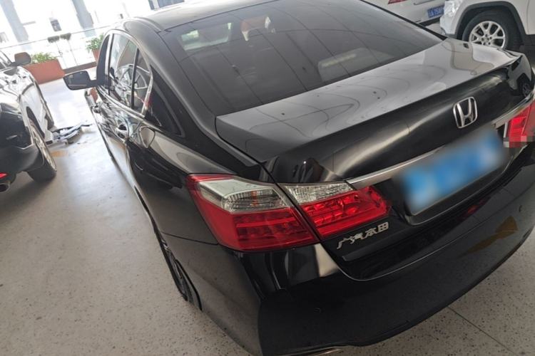 Used Honda Accord 2015 2.0L LXS Elite Edition Rear Left 45 Deg