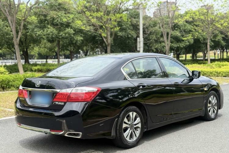 Used Honda Accord 2015 2.0L LX Comfort Edition Rear Right 45 Deg