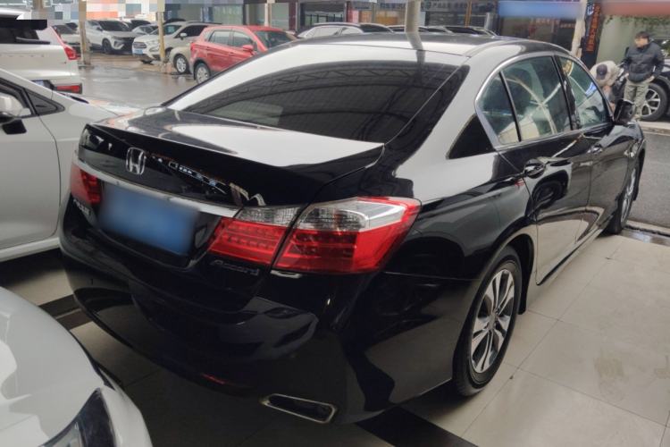 Used Honda Accord 2015 2.0L LX Comfort Edition Rear Right 45 Deg