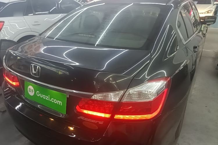 Used Honda Accord 2015 2.0L LX Comfort Edition Rear Right 45 Deg