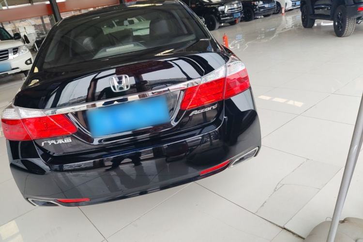 Used Honda Accord 2015 2.0L LX Comfort Edition Rear Right 45 Deg