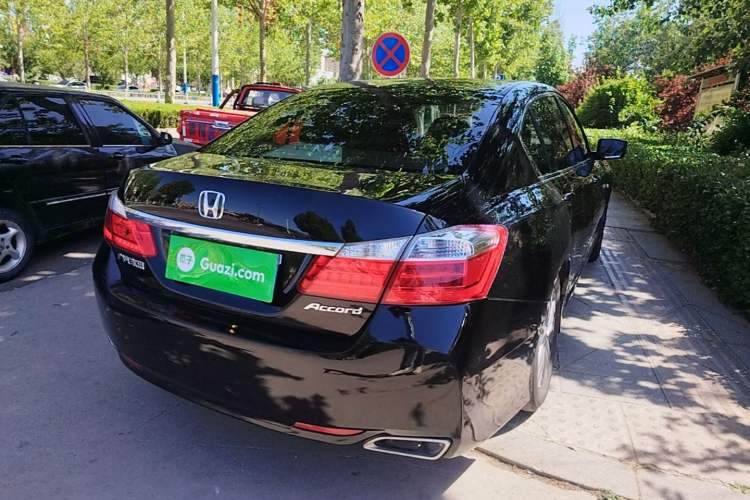 Used Honda Accord 2015 2.0L LX Comfort Edition Rear Right 45 Deg