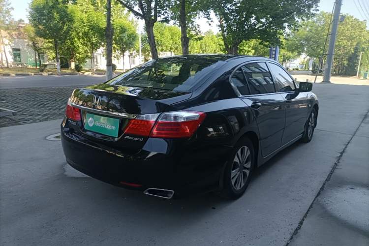 Used Honda Accord 2015 2.0L LX Comfort Edition Rear Right 45 Deg