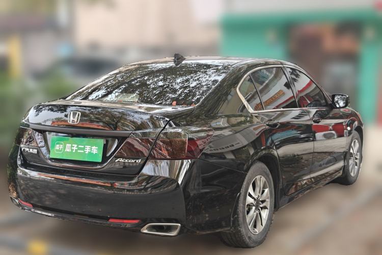 Used Honda Accord 2015 2.0L LX Comfort Edition Rear Right 45 Deg