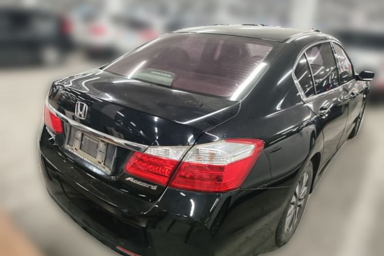 Used Honda Accord 2015 2.0L LX Comfort Edition Rear Right 45 Deg