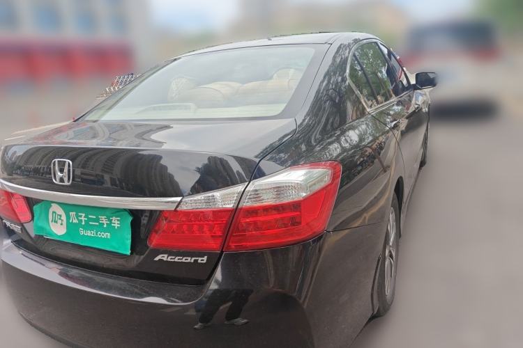 Used Honda Accord 2015 2.0L LX Comfort Edition Rear Right 45 Deg