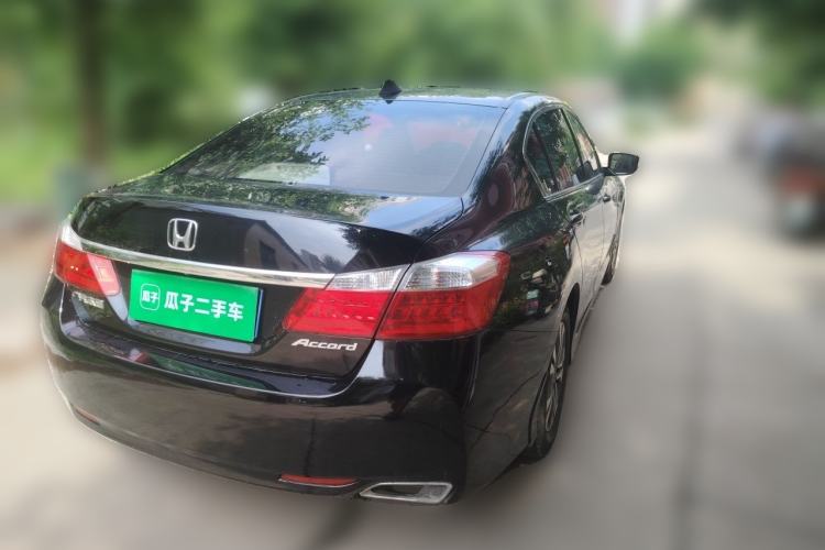 Used Honda Accord 2015 2.0L LX Comfort Edition Rear Right 45 Deg