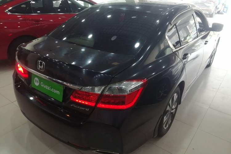 Used Honda Accord 2015 2.0L LX Comfort Edition Rear Right 45 Deg