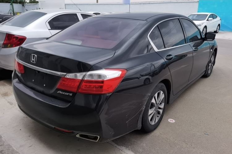 Used Honda Accord 2015 2.0L LX Comfort Edition Rear Right 45 Deg