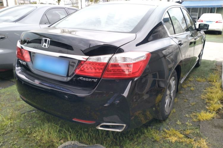 Used Honda Accord 2015 2.0L LX Comfort Edition Rear Right 45 Deg