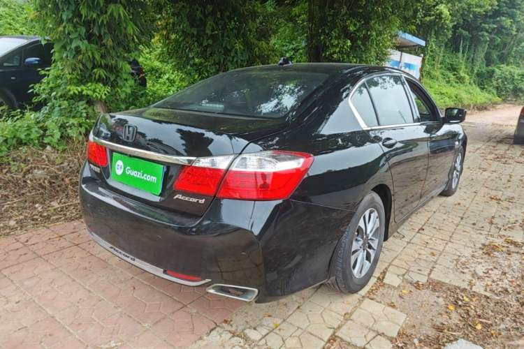 Used Honda Accord 2015 2.0L LX Comfort Edition Rear Right 45 Deg