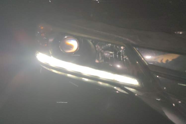Used Honda Accord 2015 2.0L LX Comfort Edition Right Front Headlight