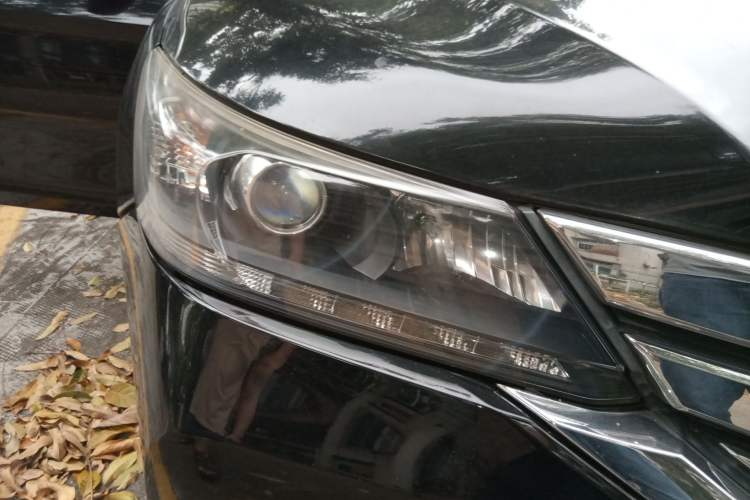 Used Honda Accord 2015 2.0L LX Comfort Edition Right Front Headlight