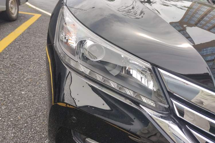 Used Honda Accord 2015 2.0L LX Comfort Edition Right Front Headlight
