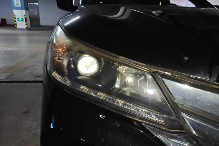 Used Honda Accord 2015 2.0L LXS Elite Edition Right Front Headlight