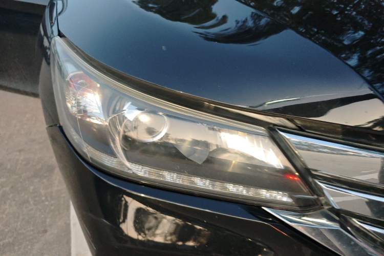 Used Honda Accord 2015 2.0L LXS Elite Edition Right Front Headlight