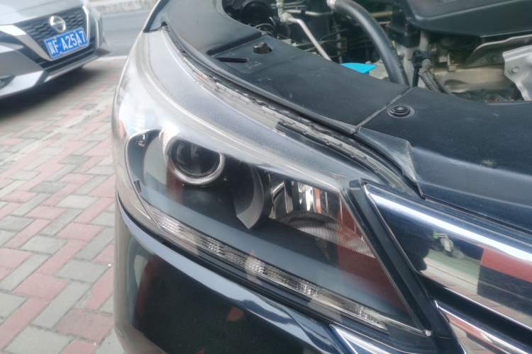 Used Honda Accord 2015 2.0L LX Comfort Edition Right Front Headlight