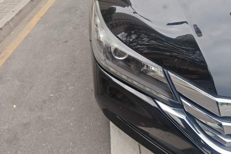 Used Honda Accord 2015 2.0L LX Comfort Edition Right Front Headlight