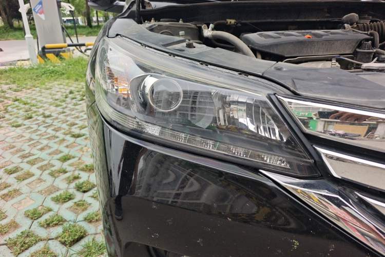 Used Honda Accord 2015 2.0L LXS Elite Edition Right Front Headlight