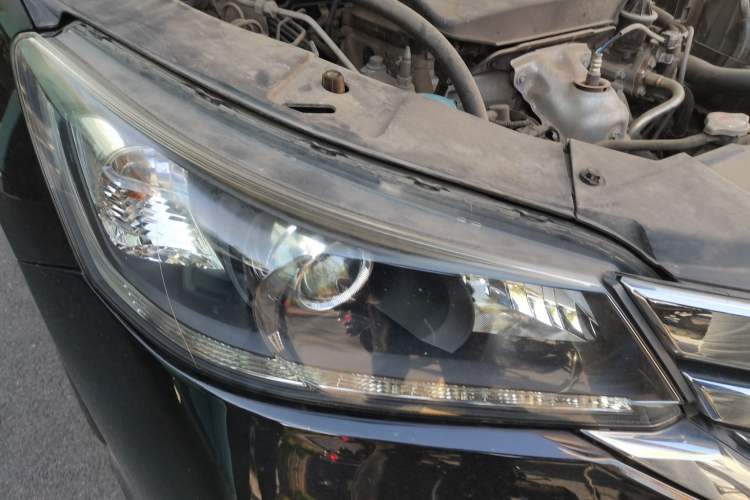 Used Honda Accord 2015 2.0L LXS Elite Edition Right Front Headlight