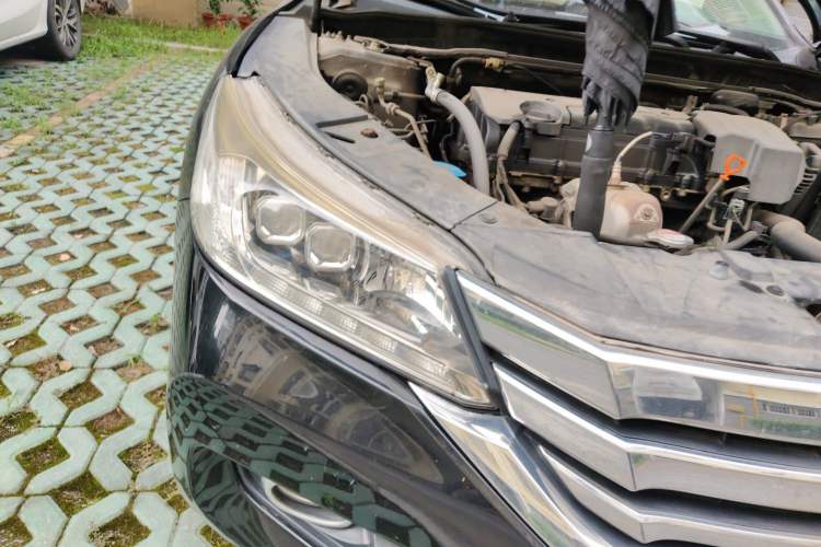 Used Honda Accord 2015 2.4L EX Luxury Edition Right Front Headlight