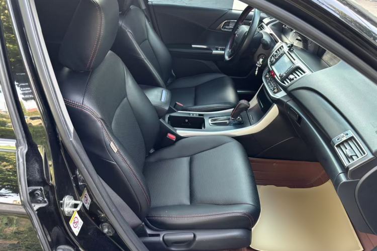 Used Honda Accord 2015 2.0L LX Comfort Edition Right Front Seat