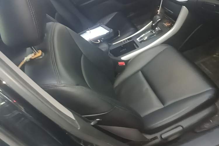 Used Honda Accord 2015 2.0L LX Comfort Edition Right Front Seat