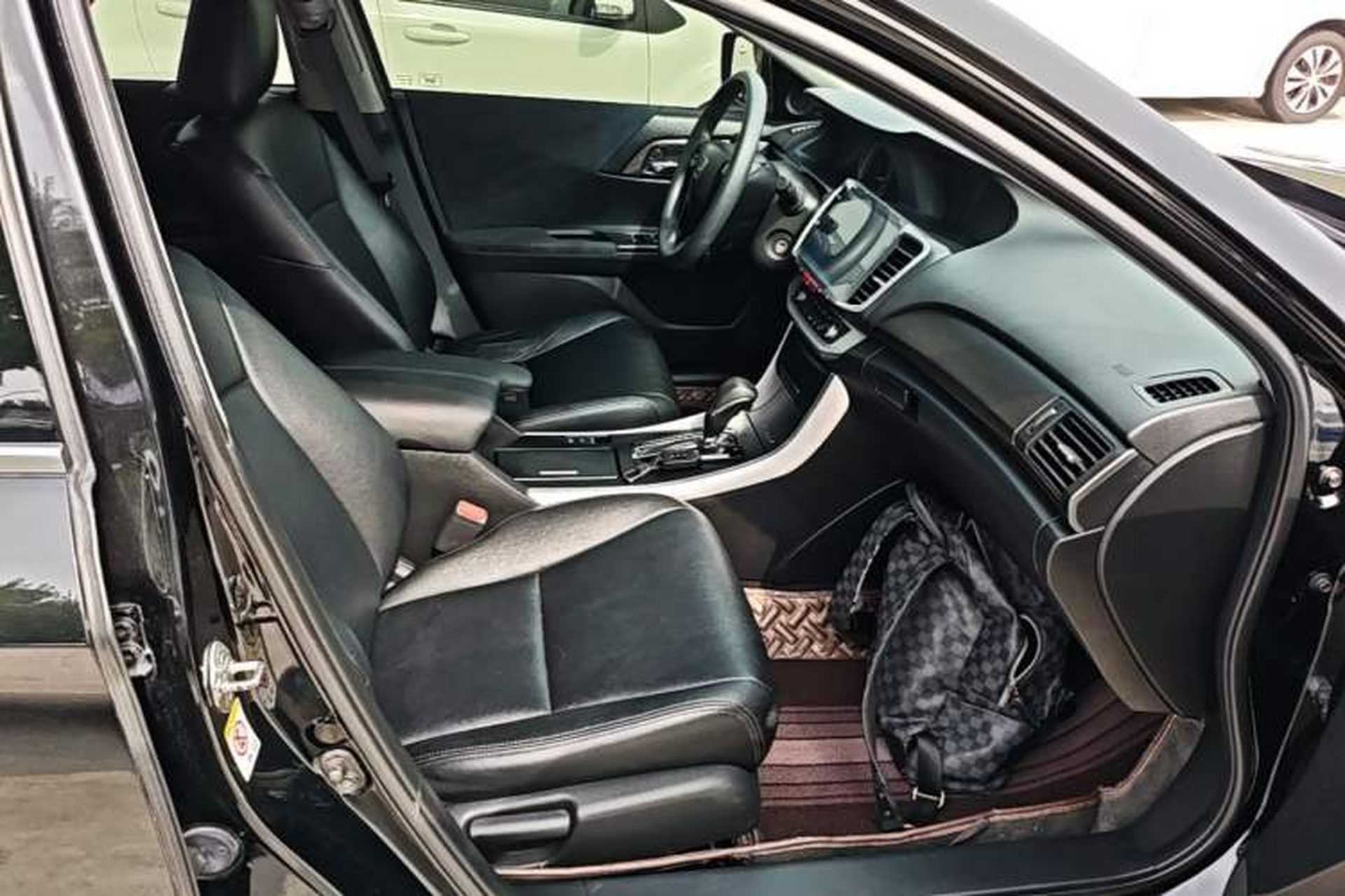 Used Honda Accord 2015 2.0L LX Comfort Edition Right Front Seat