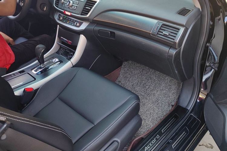 Used Honda Accord 2015 2.0L LX Comfort Edition Right Front Seat
