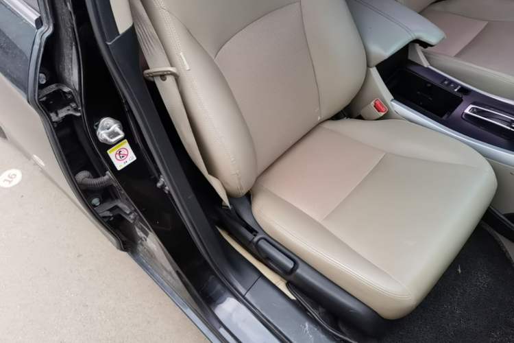 Used Honda Accord 2015 2.0L LX Comfort Edition Right Front Seat