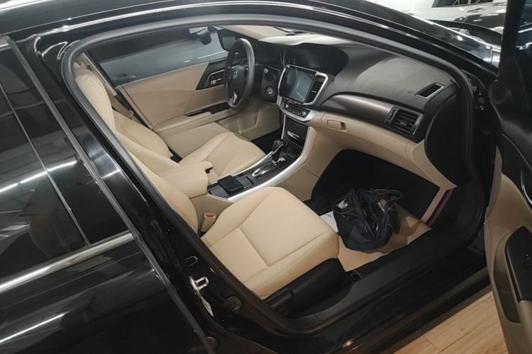 Used Honda Accord 2015 2.0L LX Comfort Edition Right Front Seat