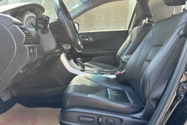 Used Honda Accord 2015 2.0L LXS Elite Edition Right Front Seat